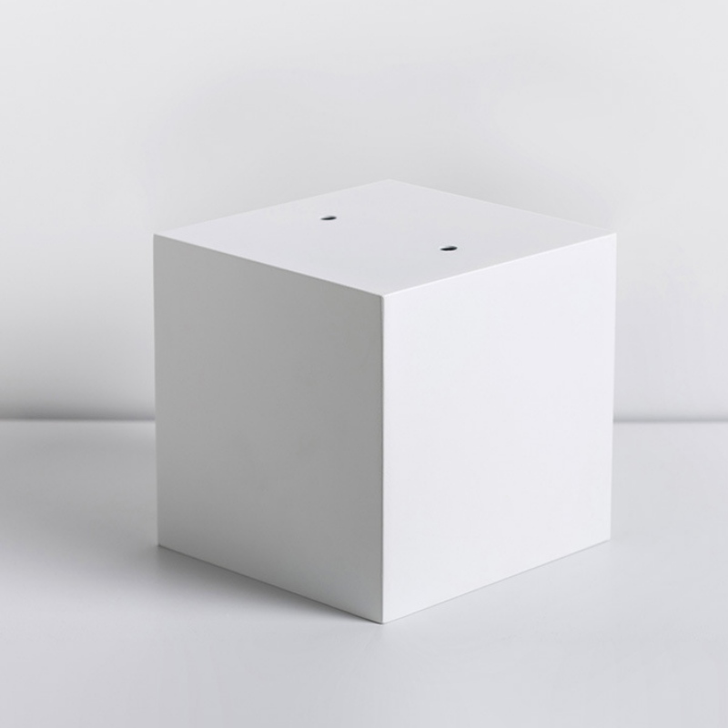 Witte vierkante sculptuurbasis